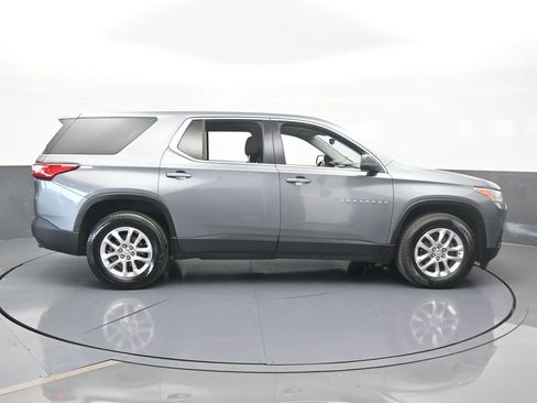 Used 2021 Chevrolet Traverse LS image 7