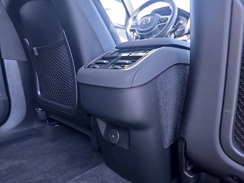 Certified 2025 Volvo XC90 B5 Plus AWD/4WD image 17