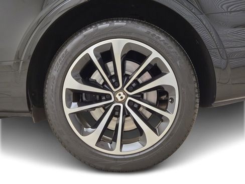 Used 2019 Bentley Bentayga image 16