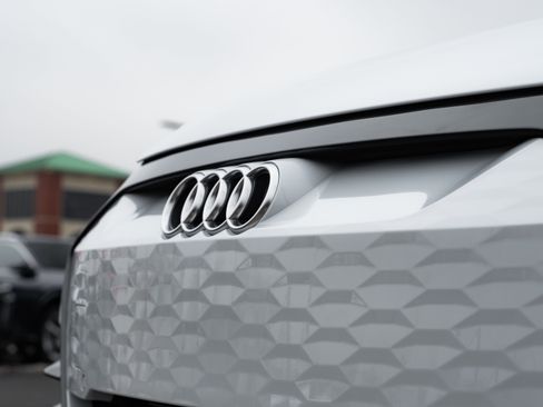 Used 2023 Audi e-tron GT Prestige w/ Prestige Package image 46