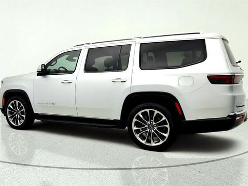 Used 2022 Jeep Wagoneer Series II w/ Premium Group I AWD/4WD image 7
