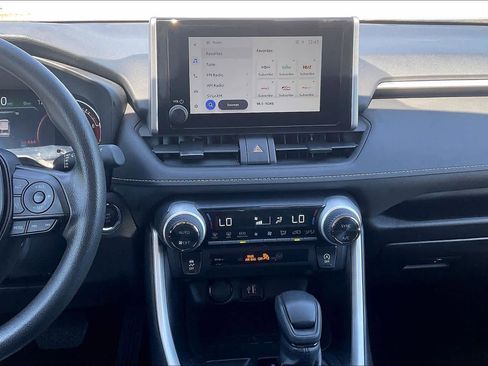 Used 2025 Toyota RAV4 XLE image 7