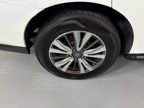 Certified 2017 Nissan Pathfinder SV image 11