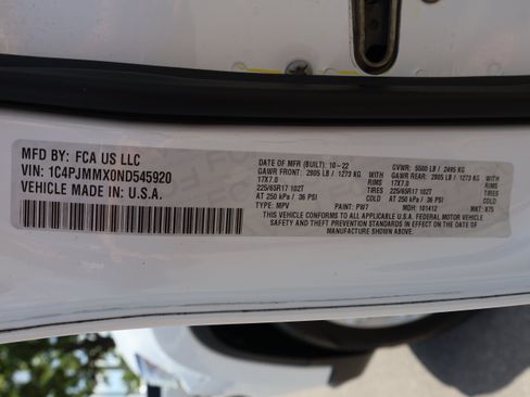 Used 2022 Jeep Cherokee Latitude Lux w/ Sun & Sound Group AWD/4WD image 42
