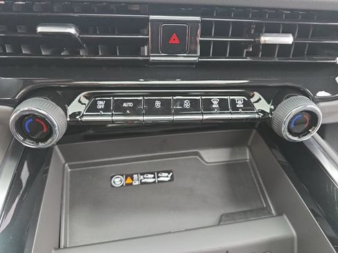New 2026 Chevrolet Tahoe Premier w/ Sun And Tow Package AWD/4WD image 23
