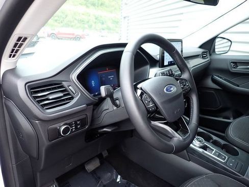 Certified 2025 Ford Escape Active w/ Cold Weather Package AWD/4WD image 15