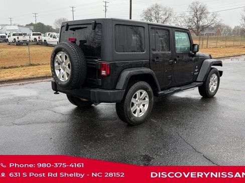 Used 2016 Jeep Wrangler Unlimited Sahara image 8