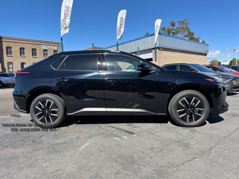 New 2026 Subaru Solterra AWD/4WD image 5