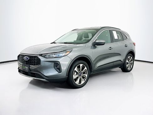 Used 2025 Ford Escape Platinum AWD/4WD image 3