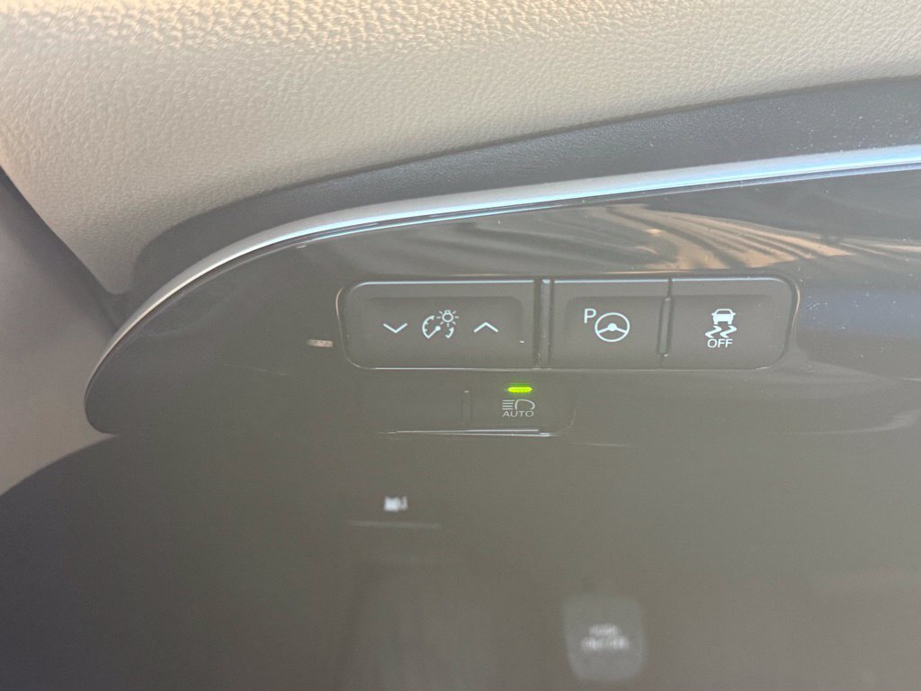 Used 2019 Toyota Prius LE FWD image 17