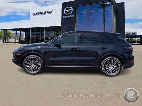 Used 2022 Porsche Cayenne S Platinum AWD/4WD image 3