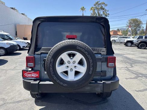 Used 2015 Jeep Wrangler Unlimited Sport w/ Quick Order Package 24S AWD/4WD image 6