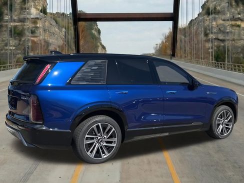 New 2026 Cadillac Vistiq Premium Luxury w/ LPO, Floor Liner Package AWD/4WD image 11