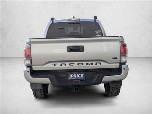 Used 2022 Toyota Tacoma TRD Sport image 6