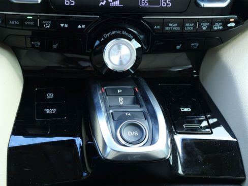 Certified 2025 Acura MDX SH-AWD image 17