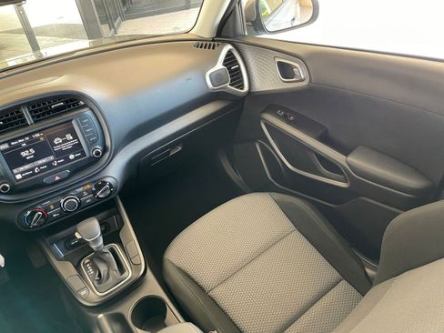 Used 2025 Kia Soul LX w/ LX Technology Package image 33