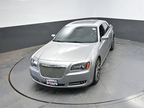 Used 2014 Chrysler 300 S RWD image 41