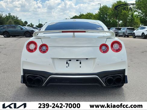 Used 2020 Nissan GT-R Premium AWD/4WD image 5