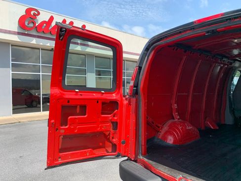 Used 2018 Chevrolet Express 2500 w/ Driver Convenience Package RWD image 30