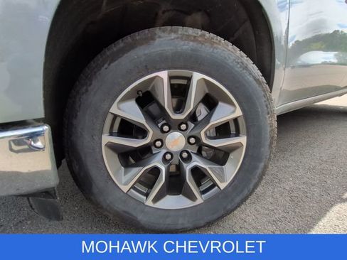 Used 2023 Chevrolet Silverado 1500 LT AWD/4WD image 16