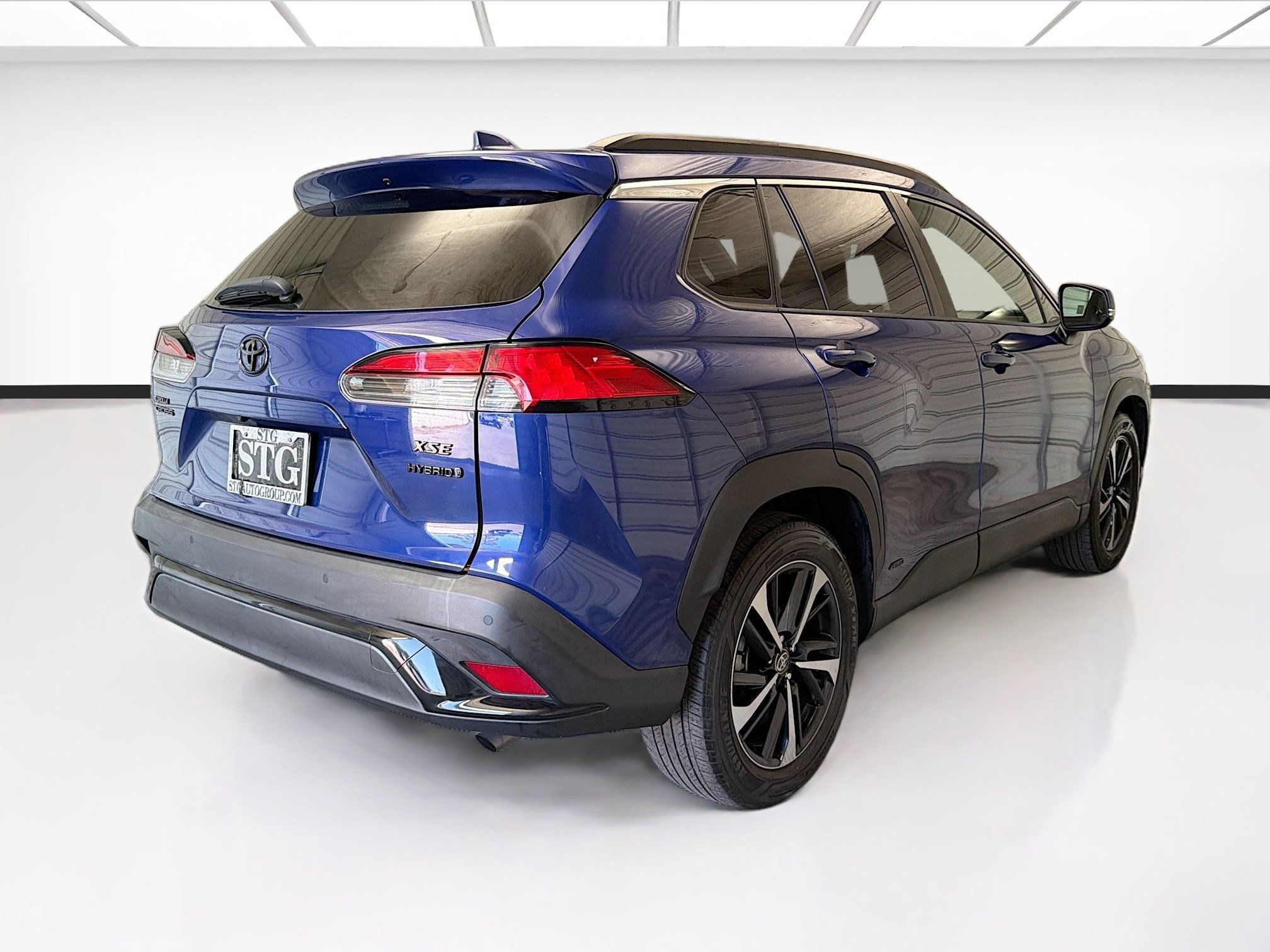 Used 2023 Toyota Corolla Cross AWD Hybrid w/ Convenience Package image 4