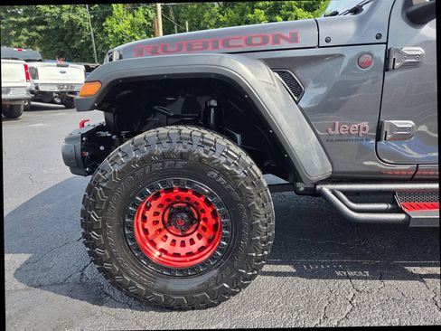 Used 2023 Jeep Gladiator Rubicon w/ LED Lighting Group AWD/4WD image 12