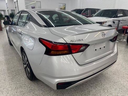 Used 2021 Nissan Altima 2.5 SV FWD image 5