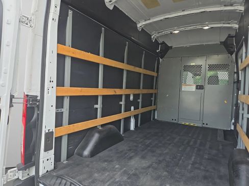 Used 2019 Ford Transit 250 148 High Roof RWD image 25
