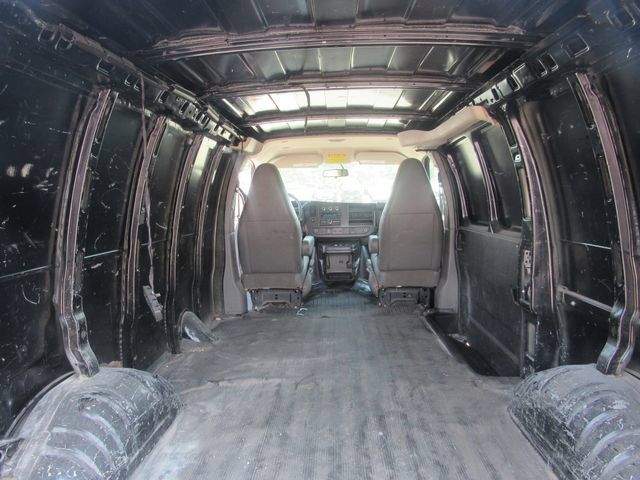 Used 2020 GMC Savana 2500 RWD image 16