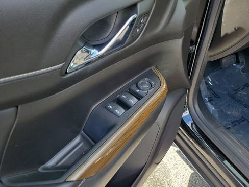 Used 2023 GMC Acadia SLE w/ Elevation Edition image 9