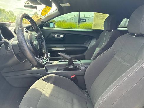 Used 2022 Ford Mustang GT w/ Black Accent Package RWD image 10