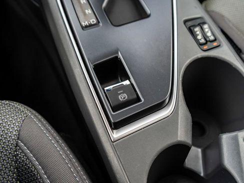 Used 2024 Subaru Crosstrek 2.0i Premium image 27