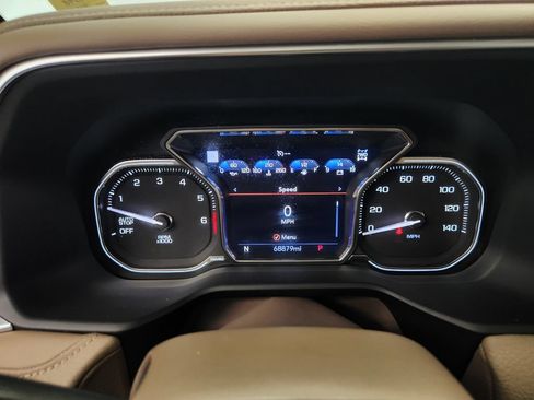Used 2021 GMC Yukon Denali w/ Denali Premium Package AWD/4WD image 15