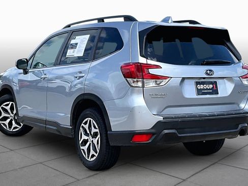 Used 2021 Subaru Forester Premium AWD/4WD image 11