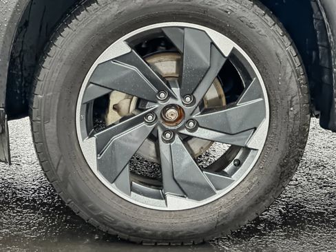 Used 2024 Nissan Rogue SV image 25