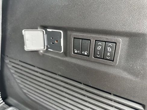 Used 2023 GMC Yukon Denali w/ LPO, Floor Liner Package image 18