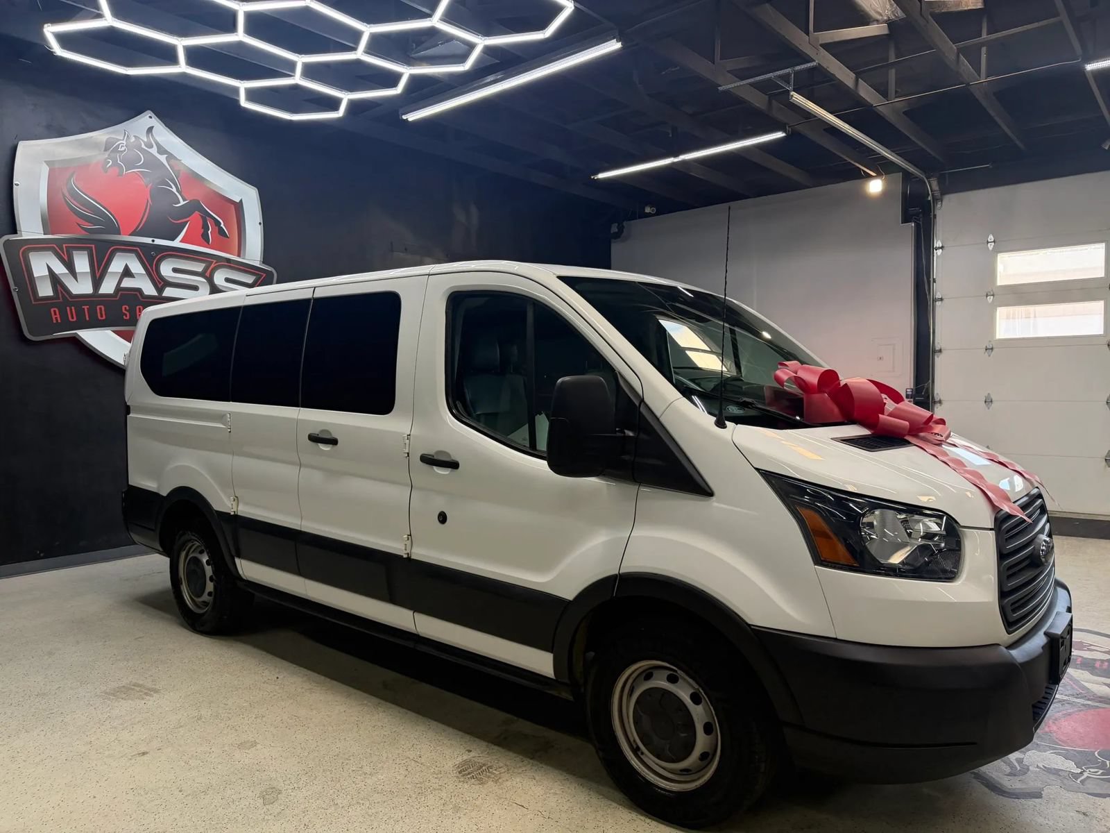 Used 2018 Ford Transit 150 XL RWD image 9