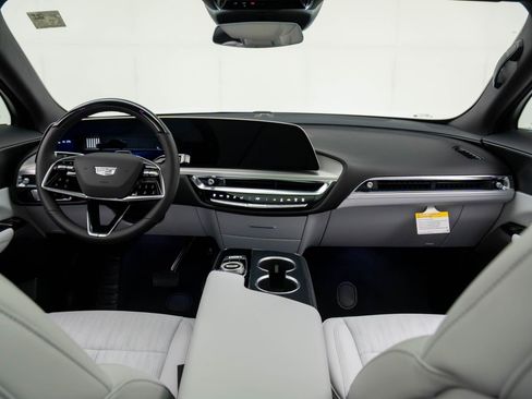 New 2026 Cadillac Lyriq Luxury image 14