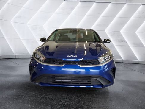 Used 2023 Kia Forte LXS w/ LXS Technology Package FWD image 2