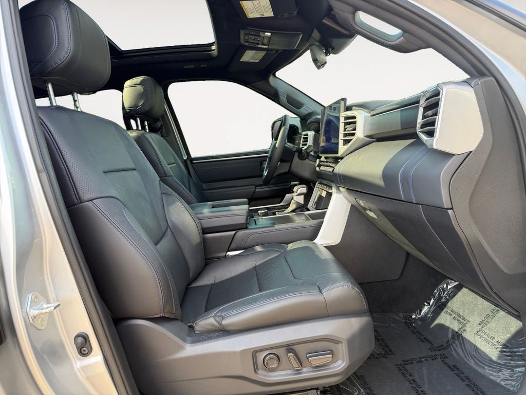 Used 2025 Toyota Sequoia Platinum AWD/4WD image 24