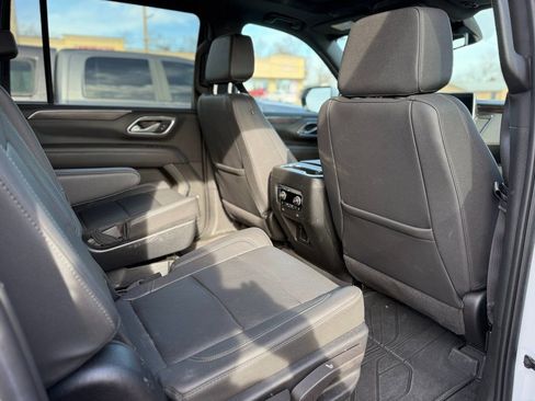 Used 2023 Chevrolet Suburban Z71 w/ Luxury Package image 14