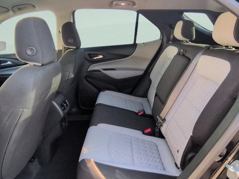 Used 2023 Chevrolet Equinox LS FWD image 10