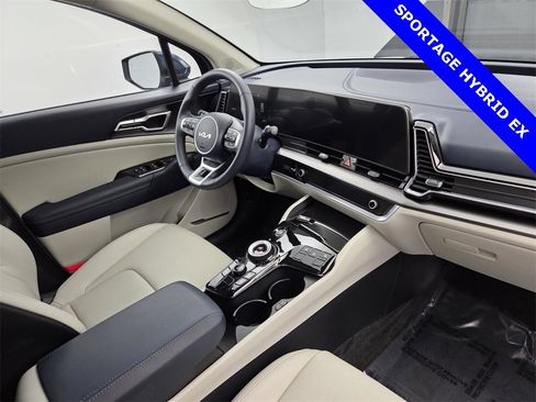Used 2023 Kia Sportage EX w/ EX Premium Package image 16