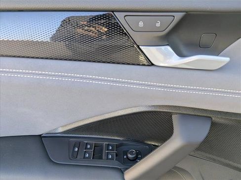 New 2026 Volkswagen Tiguan SE R-Line image 10