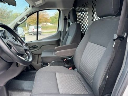 Used 2023 Ford Transit 250 XL image 3