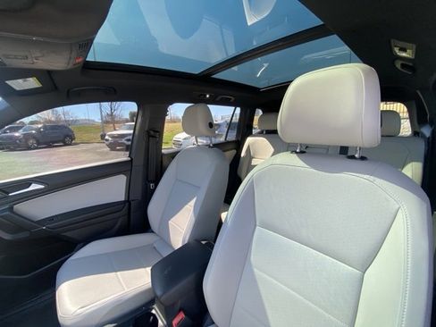 Used 2020 Volkswagen Tiguan SE R-Line image 5