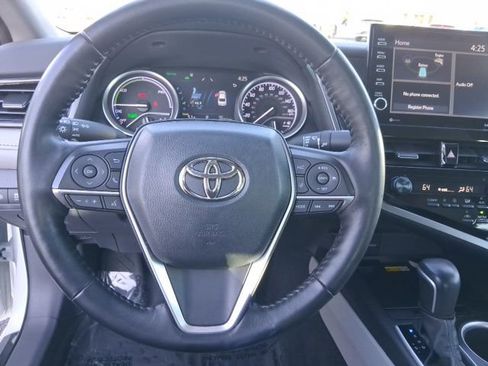 Used 2022 Toyota Camry XLE w/ Cold Weather Package image 16