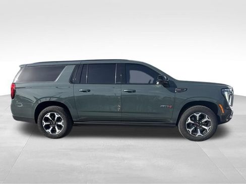 Used 2026 GMC Yukon XL AT4 w/ AT4 Premium Plus Package AWD/4WD image 4