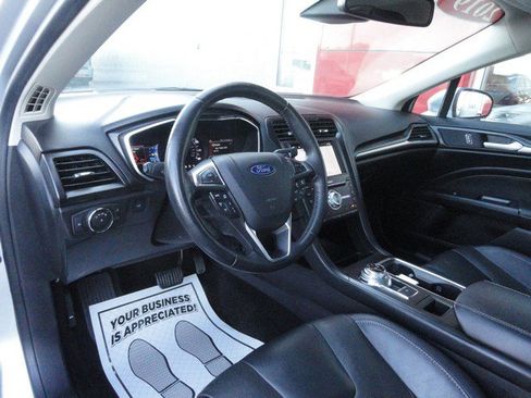 Used 2019 Ford Fusion Titanium image 11