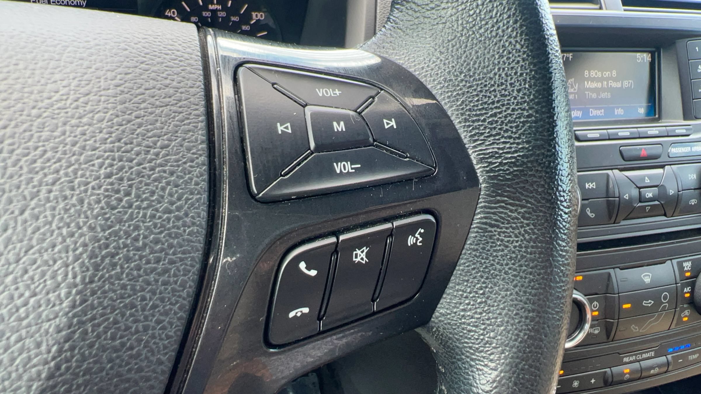 Used 2017 Ford Explorer XLT FWD image 12
